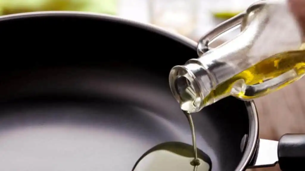 Descubriendo las Curiosidades y Mitos del Aceite de Oliva Virgen Extra: Punto de humo aceite de oliva