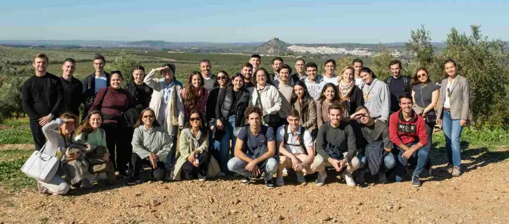 aceite y educación en Coto Bajo